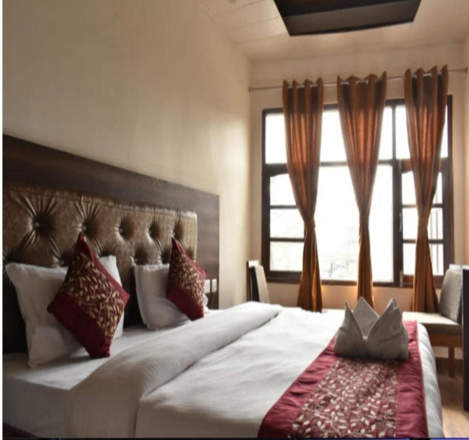 Mountain Zest-Simla Royale Near Mall Road-Free Pickup From Railway Station Simla מראה חיצוני תמונה